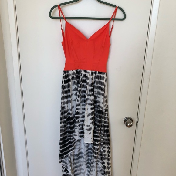 Backless high-low dress - Picture 1 of 8